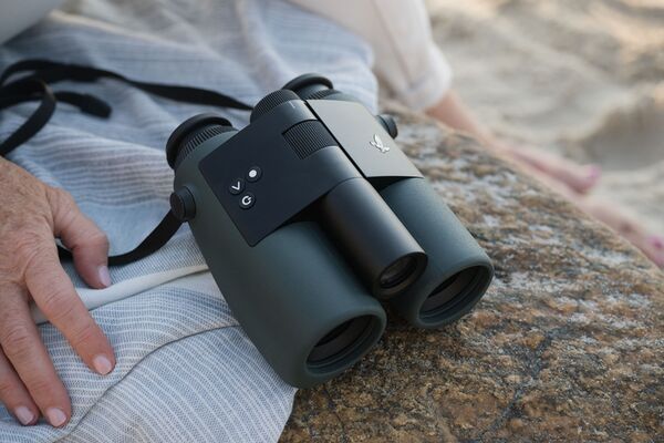 Swarovski AX Visio 10x32 Smart Binoculars